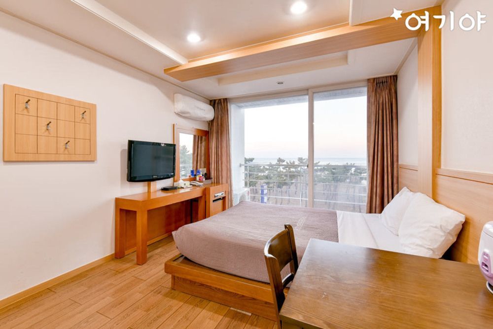 Pine Beach Yangyang Exterior photo